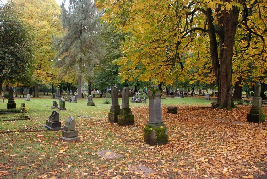 photo of Lone Fir Cemetery