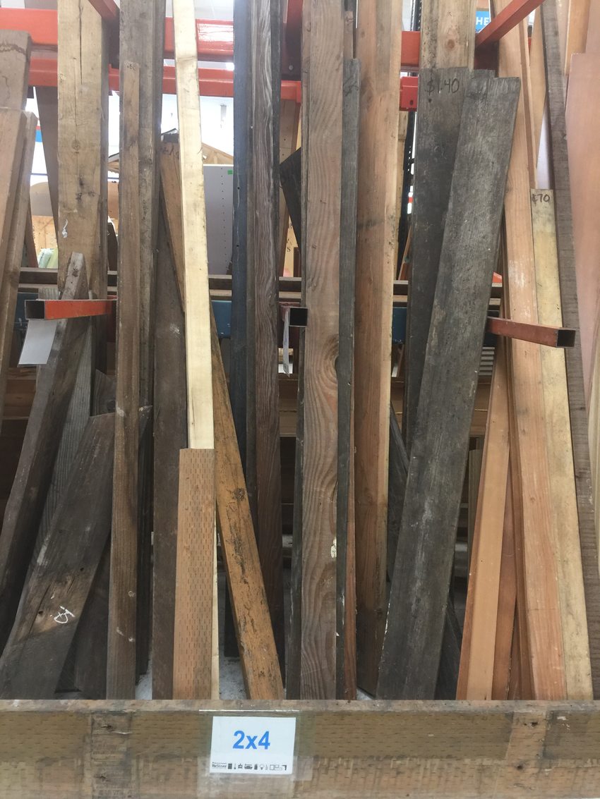 Something old, something new. (Re)using salvaged building materials Metro