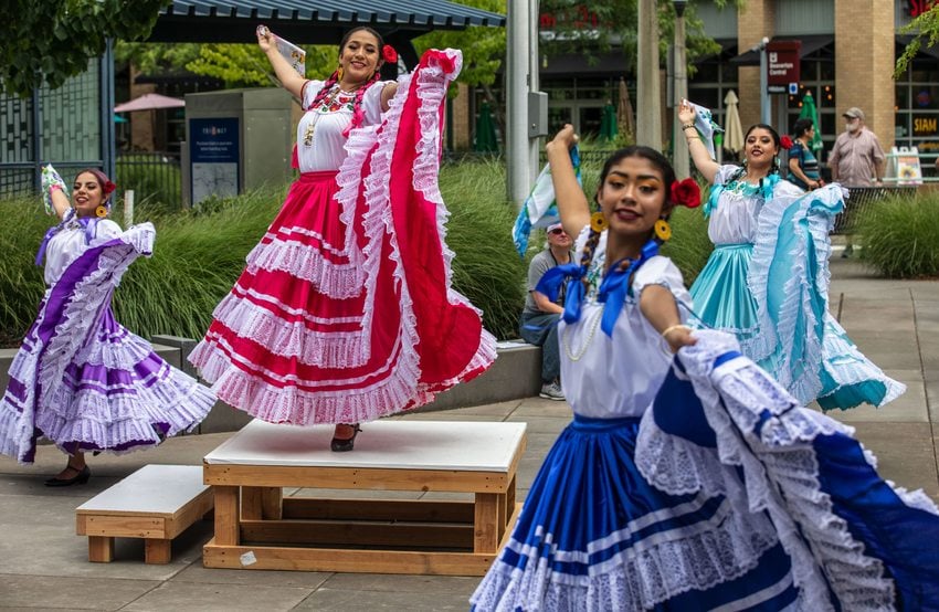 Compañía de baile de Oregon se pone al ritmo de la tradición | Metro Compañía de baile de Oregon se pone al ritmo de la tradición | Metro