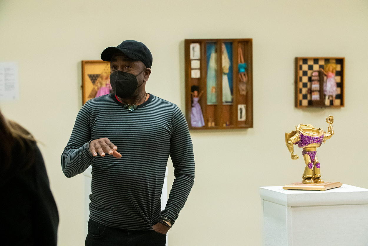 An image of artist Willie Little speaking at the 2021 GLEAN artist in residence exhibition.