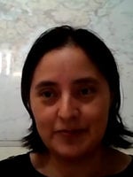 Milka Méndez, miembro del Grupo Asesor Comunitario, testifica en la sesión del Consejo de Metro