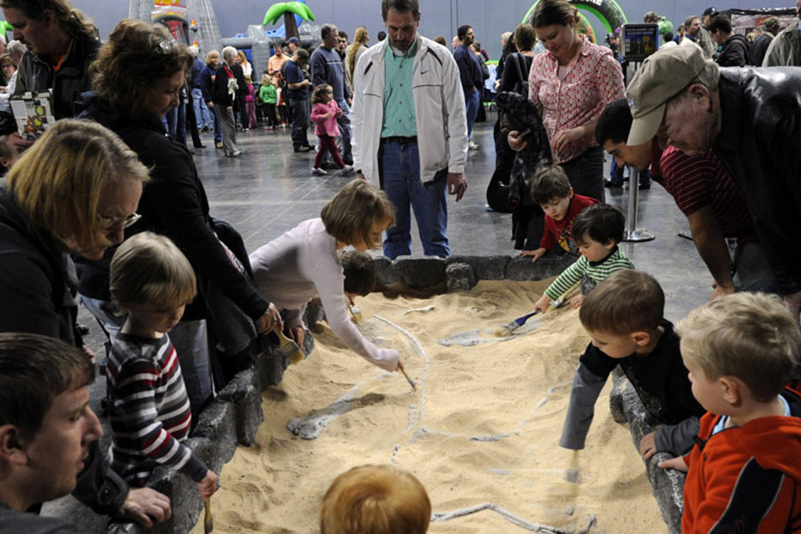 photo of the Discover Dinosaurs exhibit at Expo