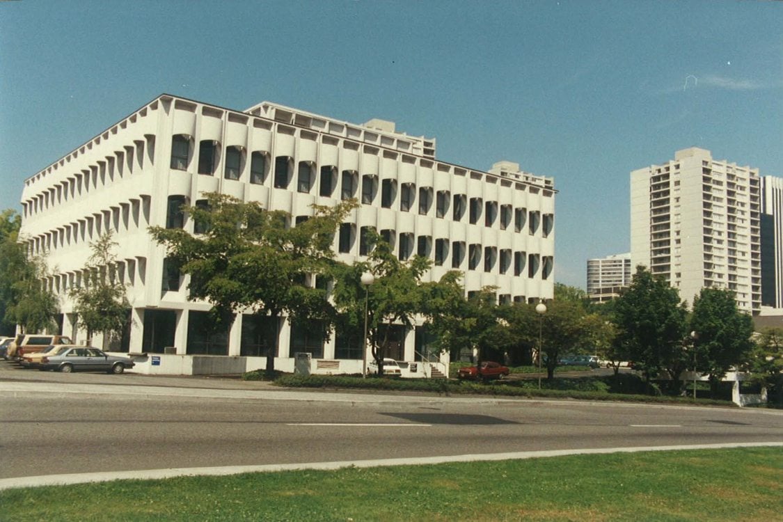 Metro's second location - 2000 SW First Avenue, Portland, OR (1986-1993)