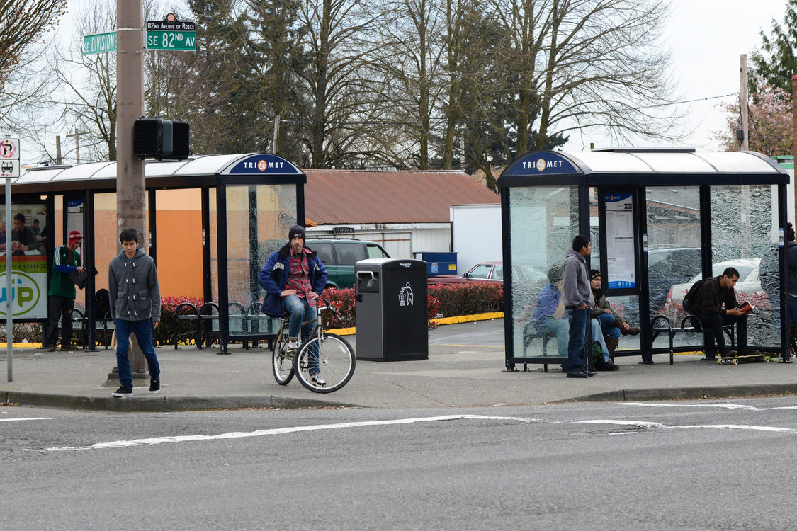 82nd and Division bus stops