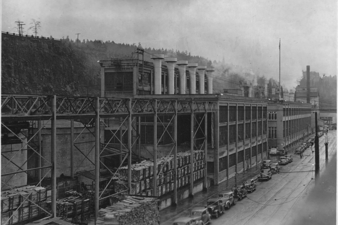 Historic photo of Main Street in Oregon City