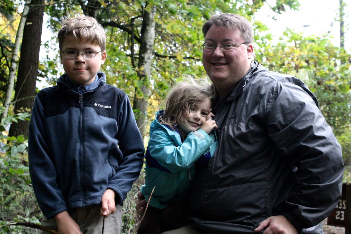 photo of Michael Barton and family