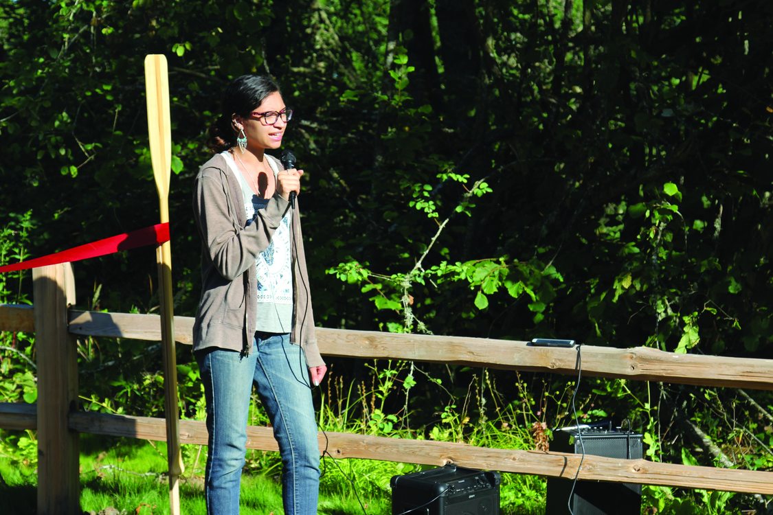 photo of Shae Bedford singing