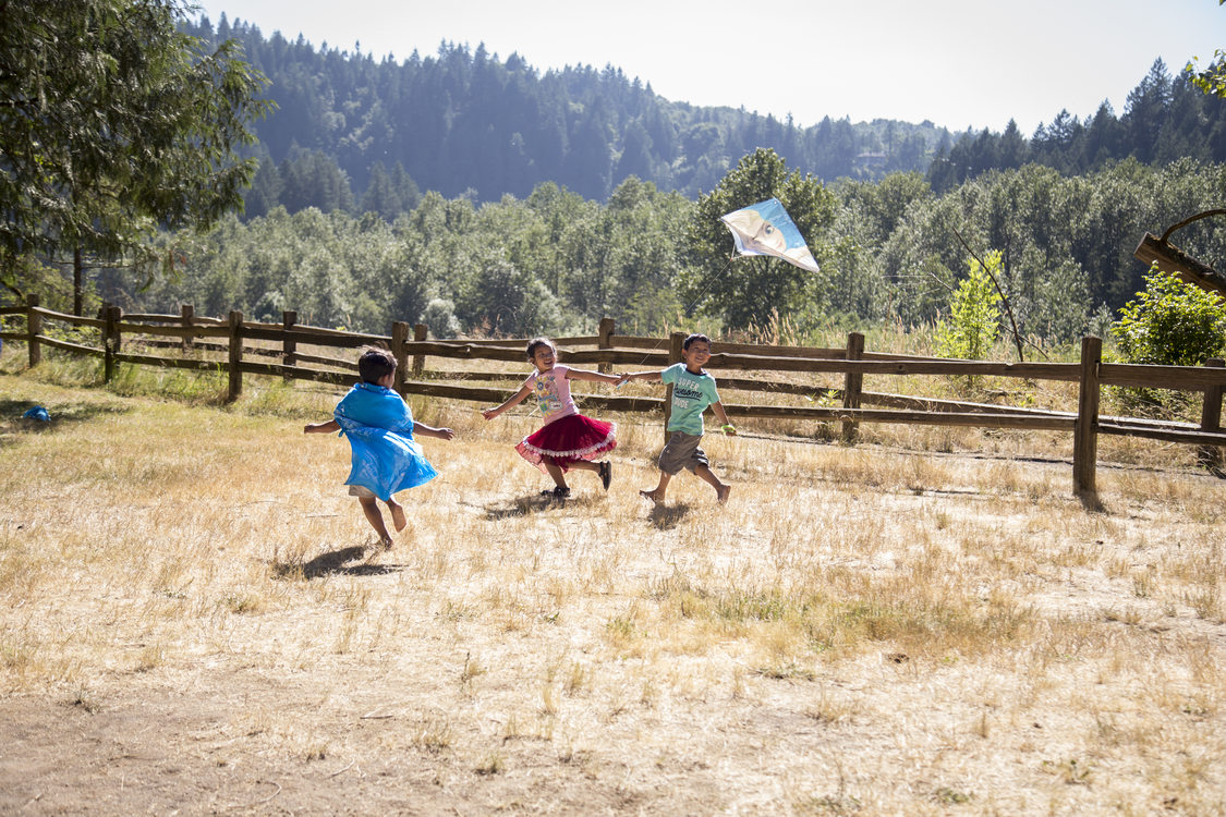photo of children flying a kite at Oxbow Regional Park
