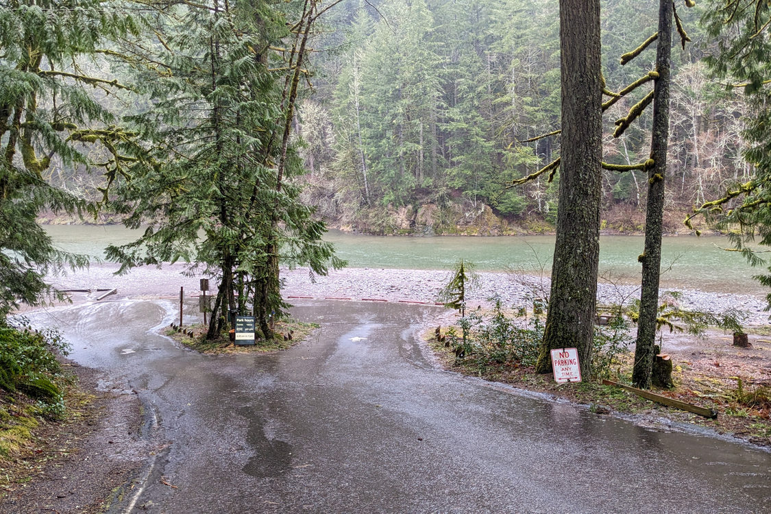 The road leading to the boat ramp at Oxbow Park 