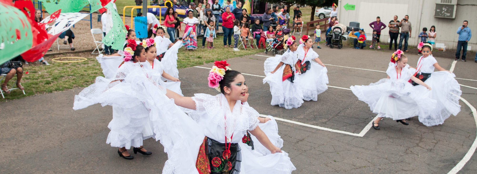 Compañía de baile de Oregon se pone al ritmo de la tradición | Metro Compañía de baile de Oregon se pone al ritmo de la tradición | Metro